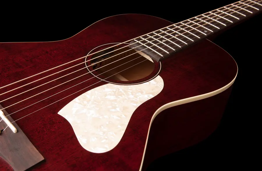 Art & Lutherie Roadhouse Tennessee Red Godin Q1T electronics 