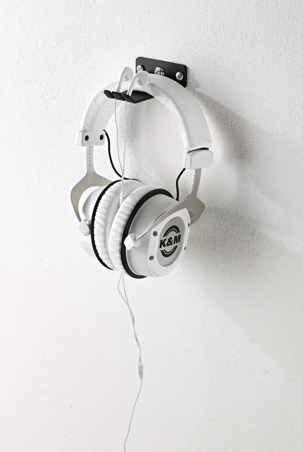 K&M 16311 Hodetelefon veggholder med in-ear holder 