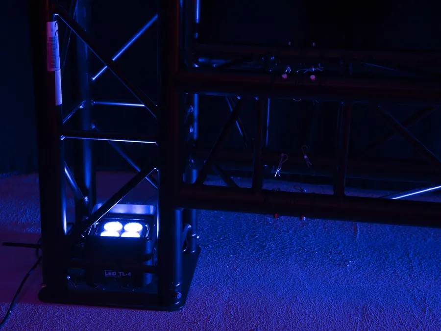 Eurolite LED TL-4 QCL RGB+UV Trusslight 
