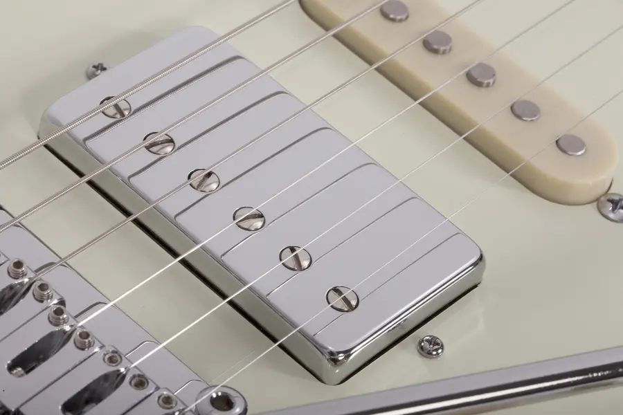 Schecter Nick Johnston Traditional H/S/S Atomic Frost 