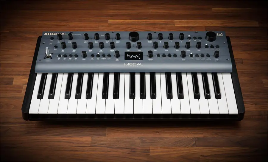 Modal Argon 8 - 37 key Modal Electronics 8 voice synth 
