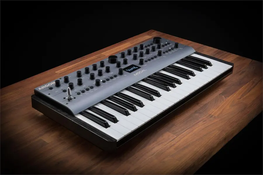 Modal Argon 8 - 37 key Modal Electronics 8 voice synth 