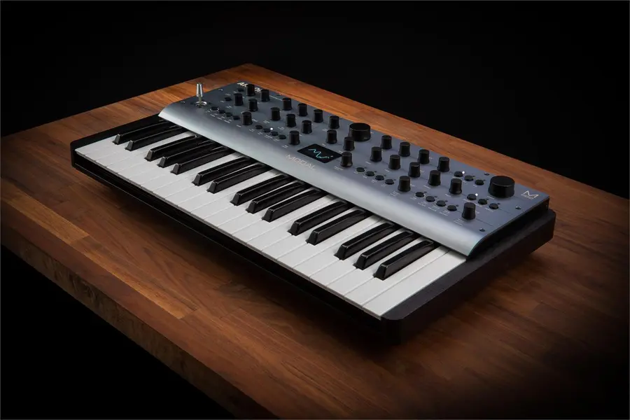 Modal Argon 8 - 37 key Modal Electronics 8 voice synth 
