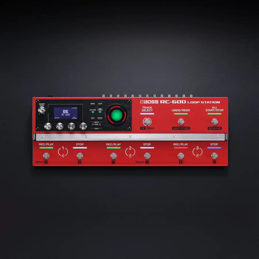 Boss RC-600 6 track pedal looper 