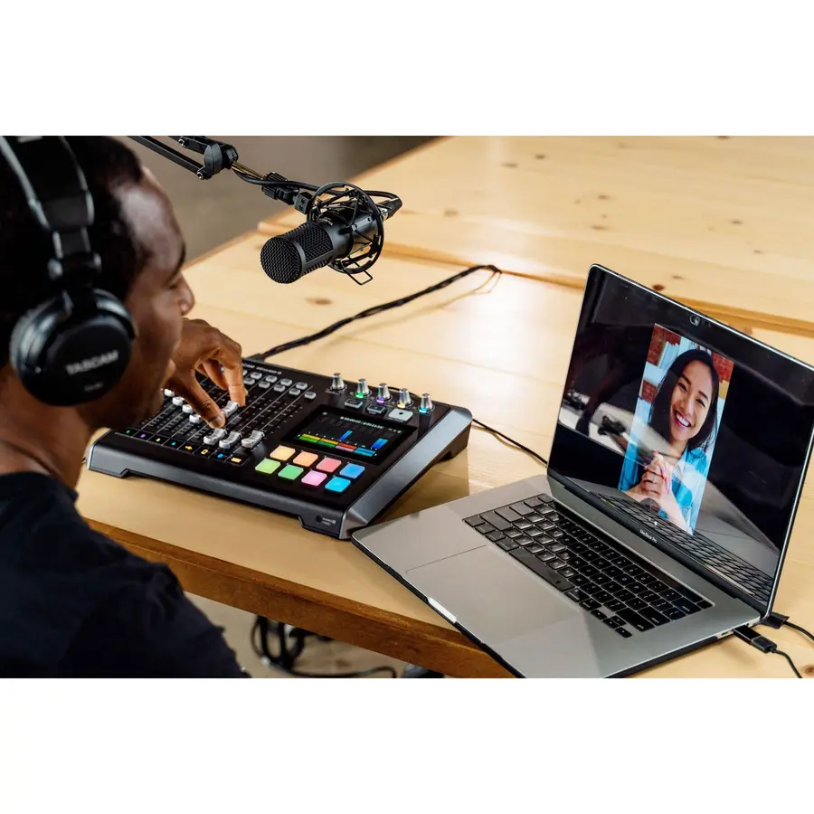 Tascam Mixcast 4 Podkaststudio 