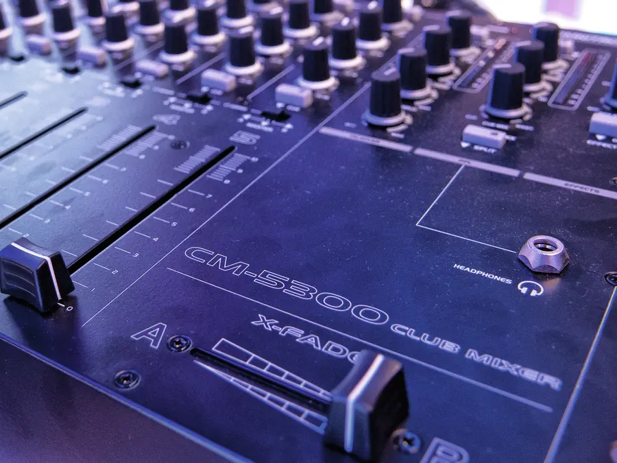 Omnitronic CM-5300 Club Mixer 