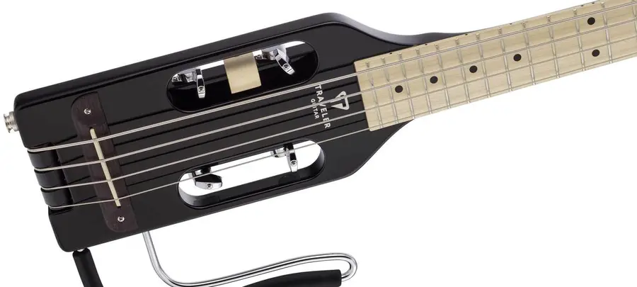Traveler Guitar Ultra-Light Bass Gloss Black 
