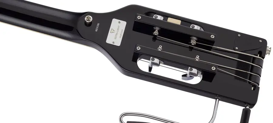 Traveler Guitar Ultra-Light Bass Gloss Black 