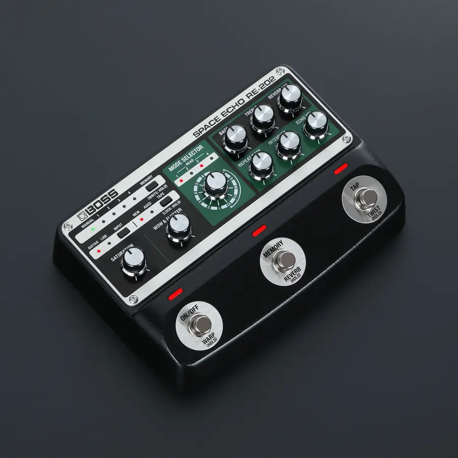Boss RE-202 Space Echo digital delay 