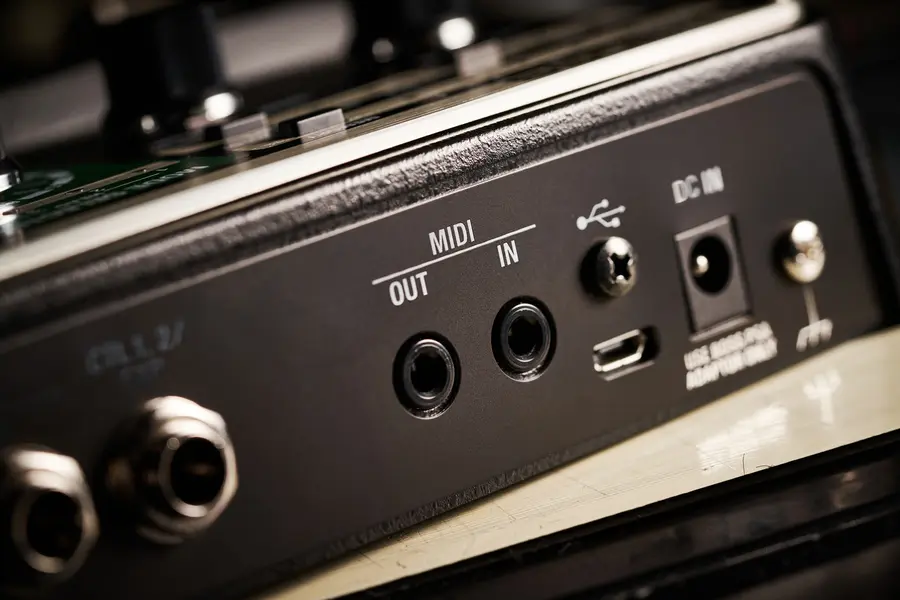 Boss RE-202 Space Echo digital delay 