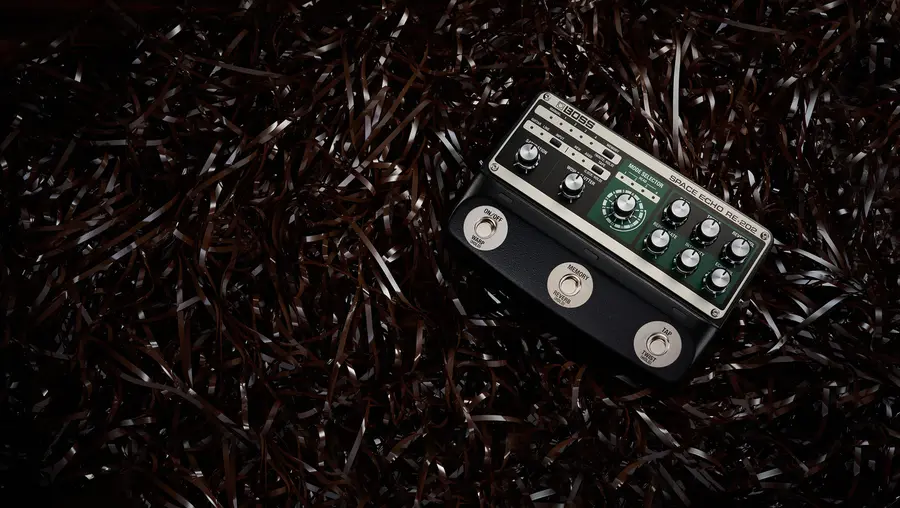Boss RE-202 Space Echo digital delay 