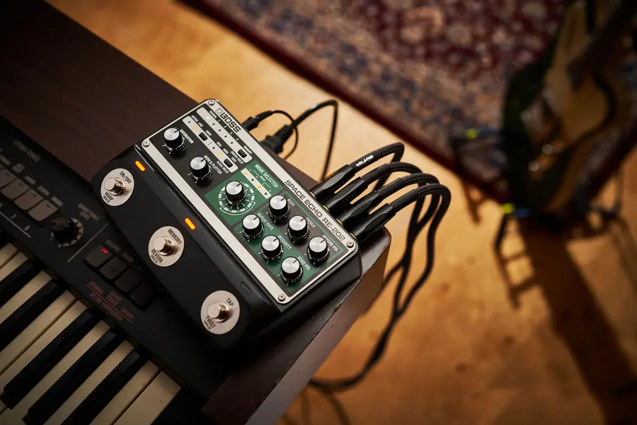 Boss RE-202 Space Echo digital delay 