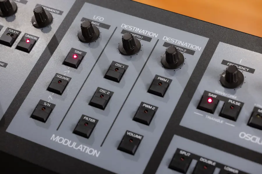 Oberheim OB-X8 Analog Synth 