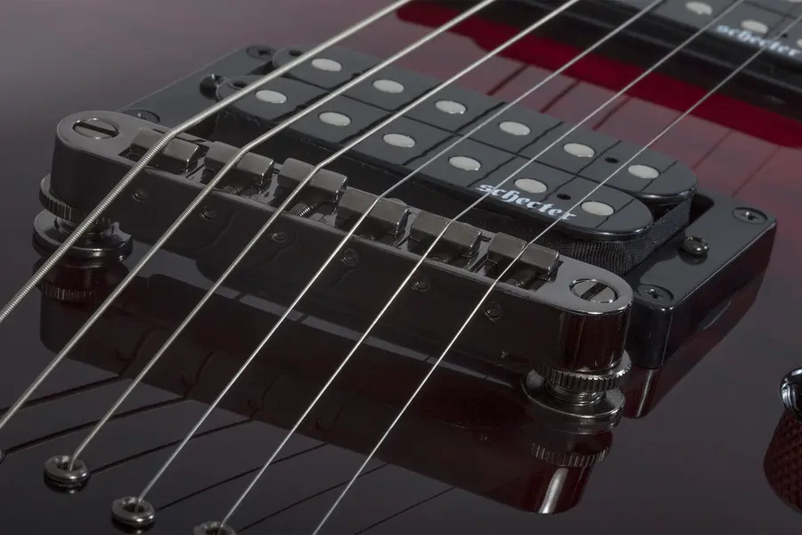 Schecter Omen Extreme-6 Blood Burst Black/Red Fade 