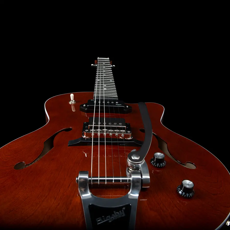 Godin 5th Avenue - Uptown Custom Havana Brown 