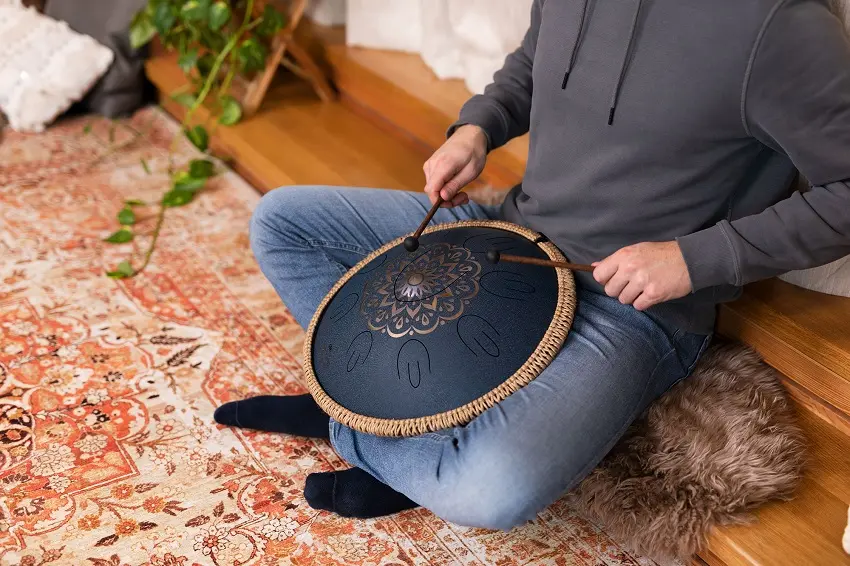 Meinl OSTD2NBE Octave Steel Tongue Drum D Amara, Engraved Floral, Navy Blue 