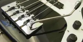 Hipshot 4-String Bass Tremolo .750" / 19 mm Spacing - Chrome