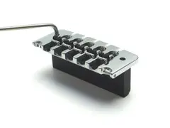 Hipshot 5-String Bass Tremolo .669" / 17 mm Spacing - Chrome