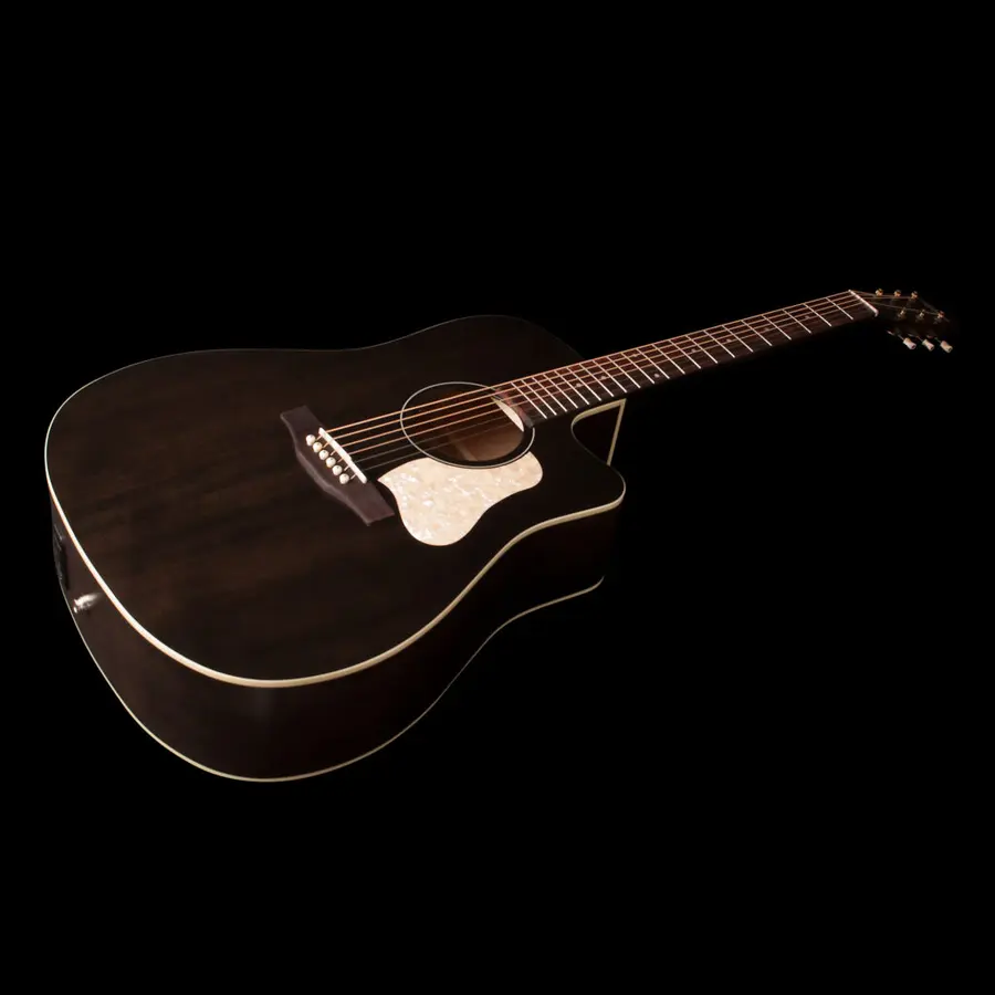 Art & Lutherie Americana Cutaway Faded Black CW Presys II 