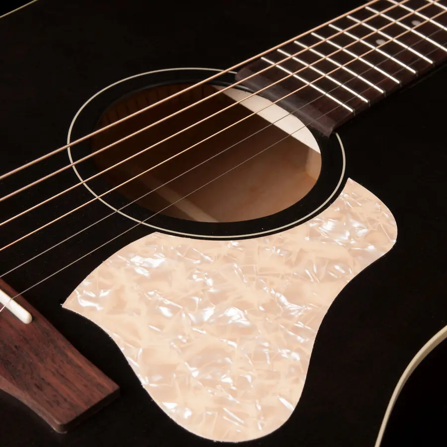 Art & Lutherie Americana Dreadnought Faded Black Presys II 