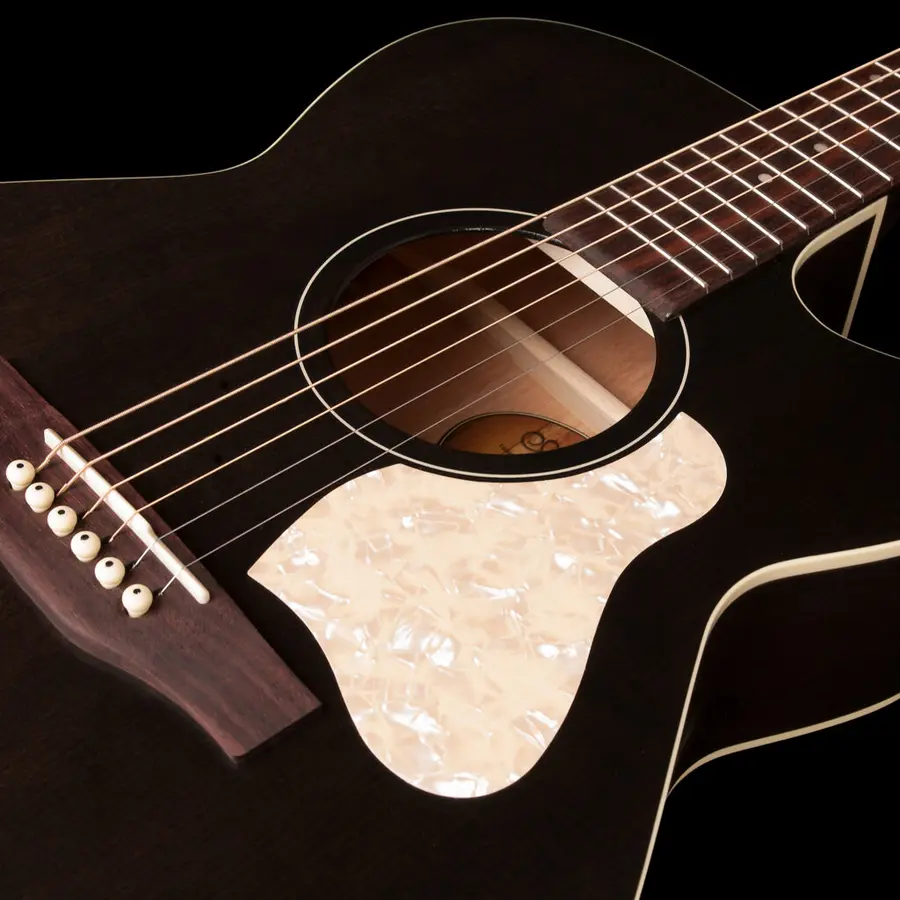 Art & Lutherie Legacy Cutaway Faded Black CW Presys II 