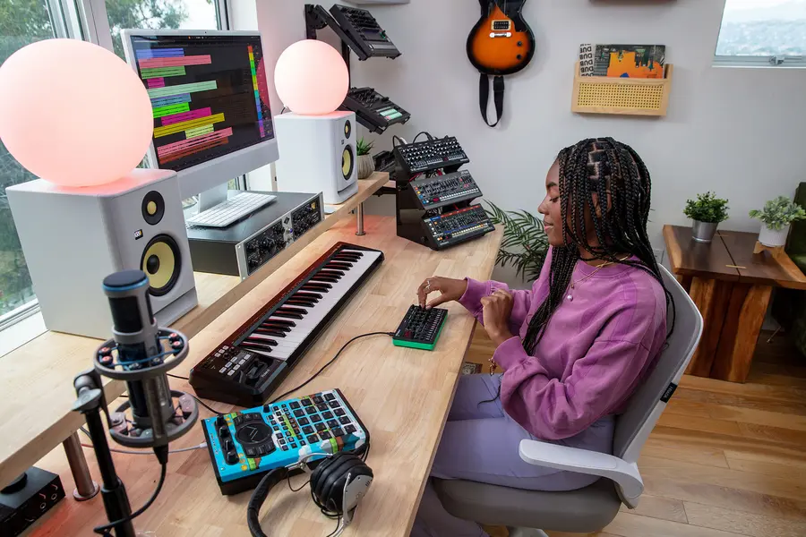 Roland S-1 Tweak Synth Aira Compact 
