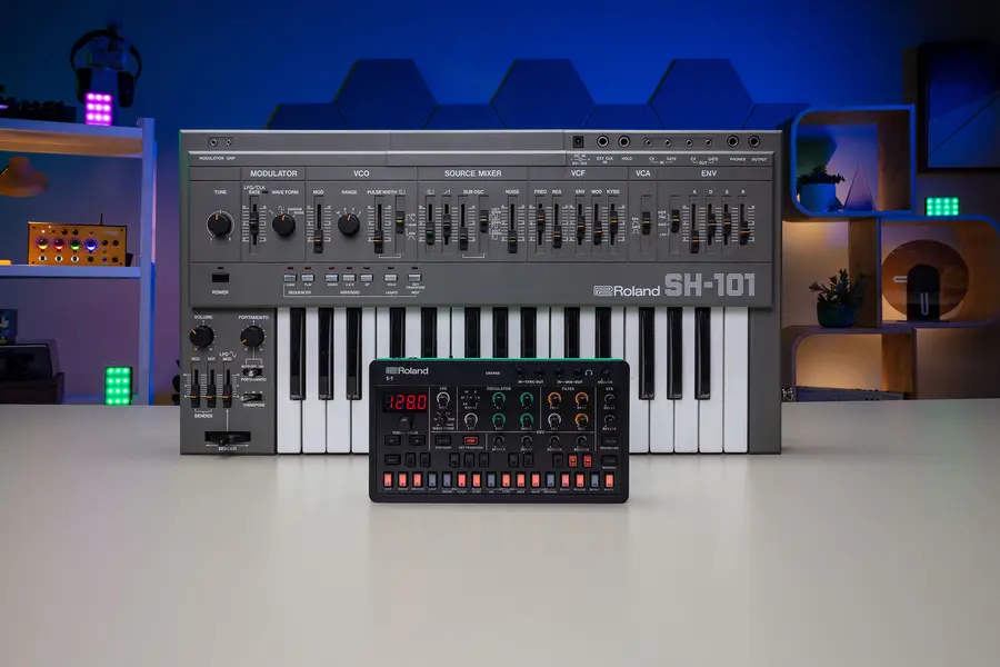 Roland S-1 Tweak Synth Aira Compact 
