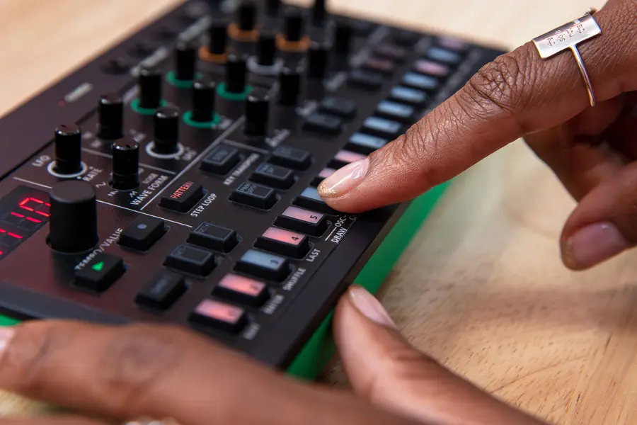 Roland S-1 Tweak Synth Aira Compact 