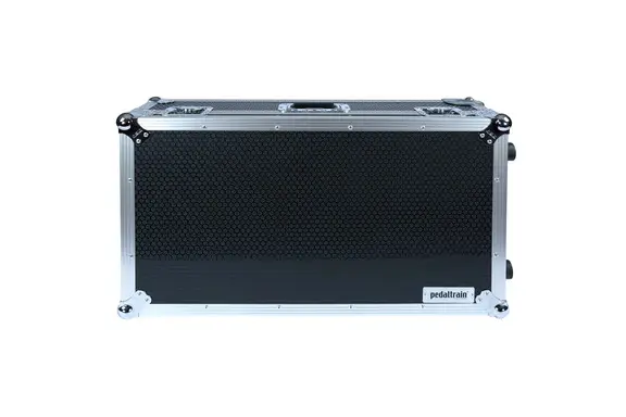 Pedaltrain Classic 3 with wheeled tour case 
