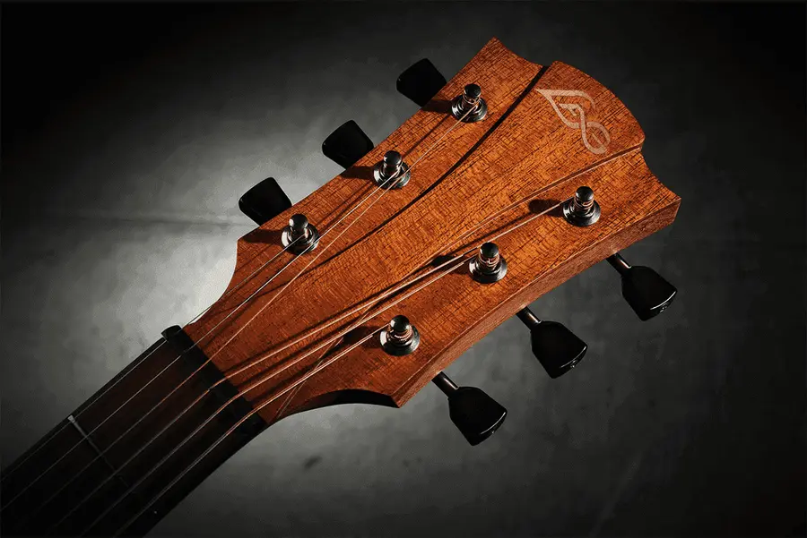 LAG T70DCE-NAT Dreadnought Cutaway Electro 