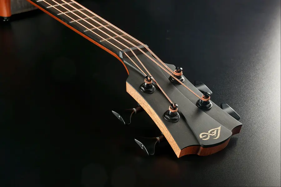 LAG SAUVAGE-BCE Sauvage Bass Acoustic-Electric Jumbo Cutaway 