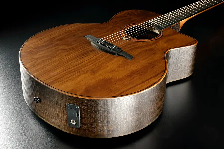 LAG SAUVAGE-JCE Sauvage Jumbo Cutaway Acoustic-Electric 