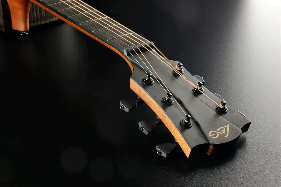 LAG SAUVAGE-JCE Sauvage Jumbo Cutaway Acoustic-Electric 