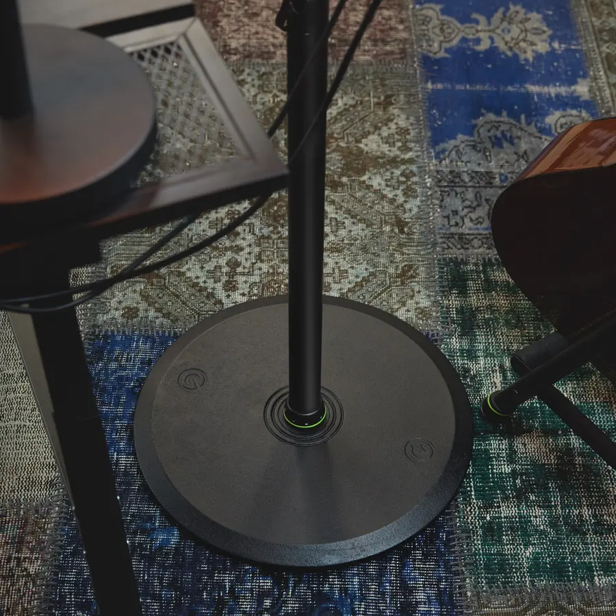 Gravity SP 3202 LR B Speaker Stand with large round base 