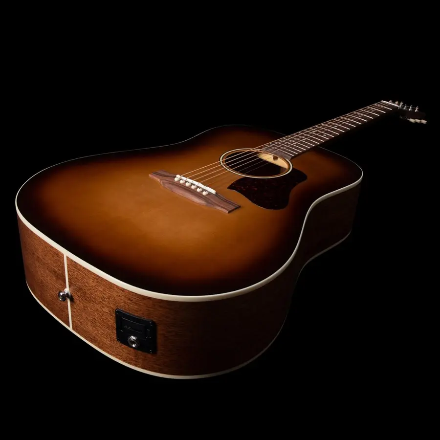 Art & Lutherie Americana Light Burst GT EQ 