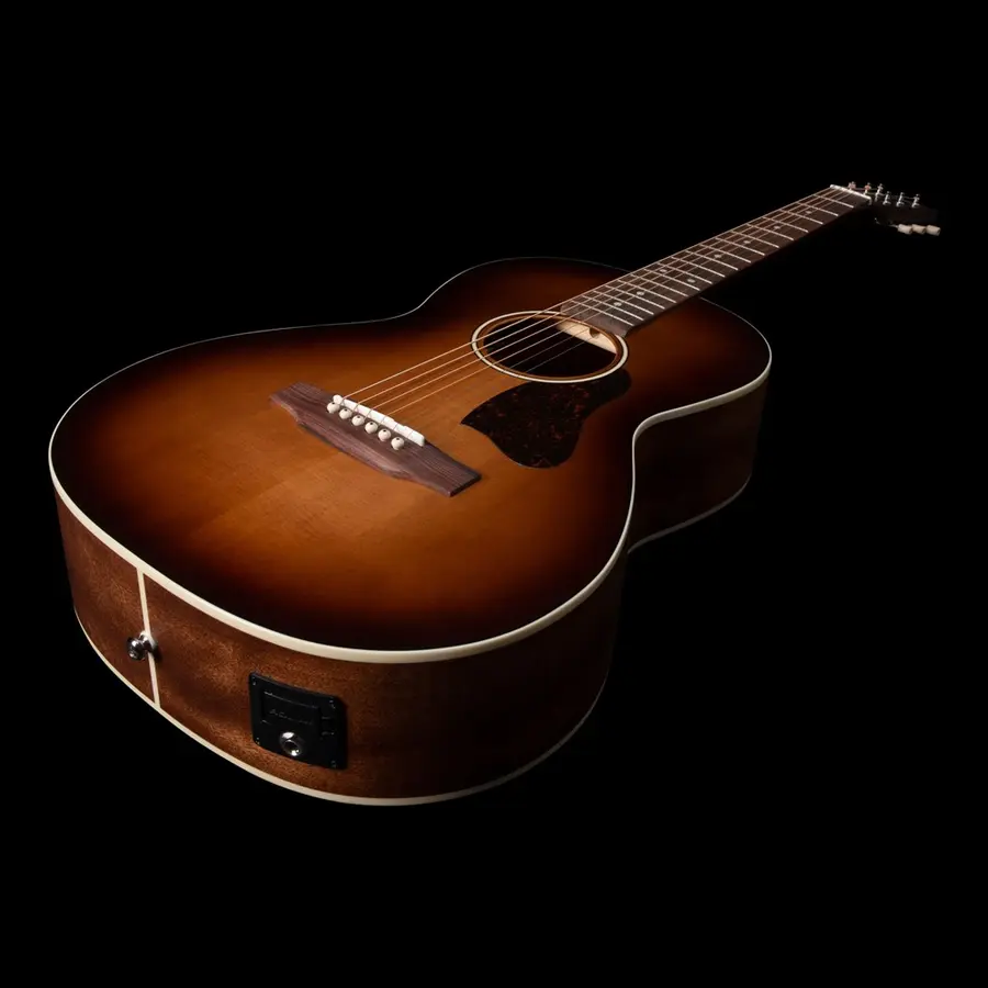Art & Lutherie Legacy Light Burst GT EQ 
