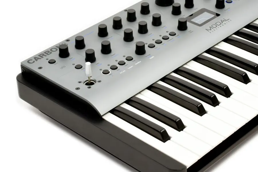 Modal Electronics Carbon8 