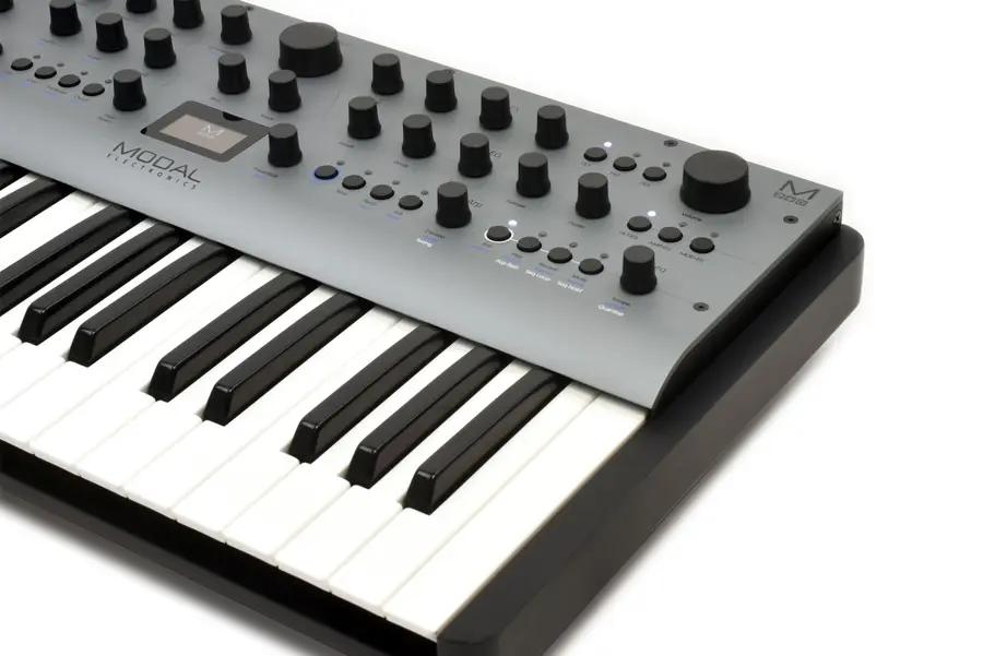 Modal Electronics Carbon8 