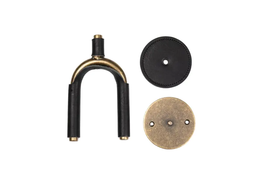 Levy's LVY-FGHNGR-BRBK Guitar Hanger Black Veg-Tan Leather Yoke Wraps 