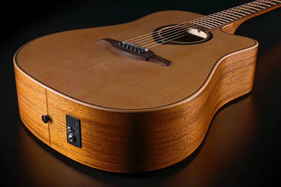 LAG HV10DCE HyVibe 10 Dreadnought Cutaway Satin 