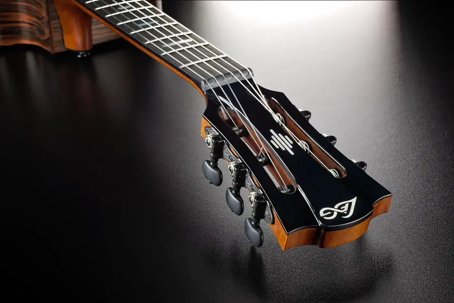 Lag Guitars HV50-N-ACE Nylon HyVibe 50 Auditorium Bevel Cutaway Gloss 