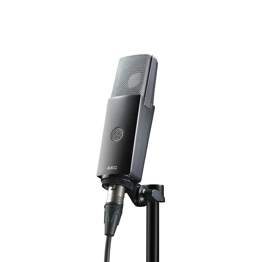 AKG C104 