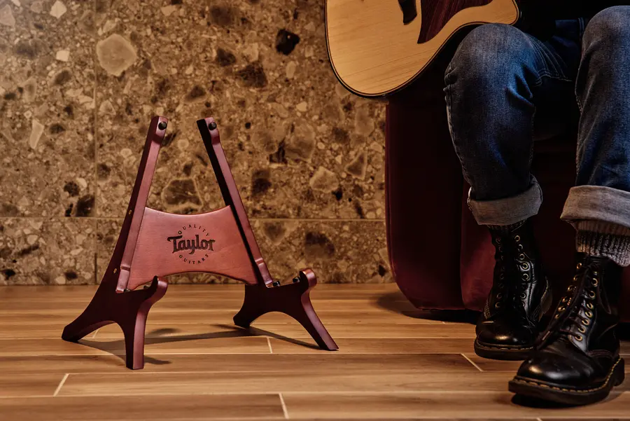 Taylor Mahogany Stand, Dark Finish 