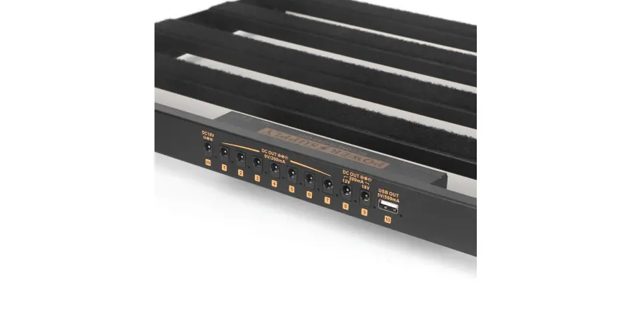Yuer PR-01M - Middle Size Pedalboard with built-in power supply 