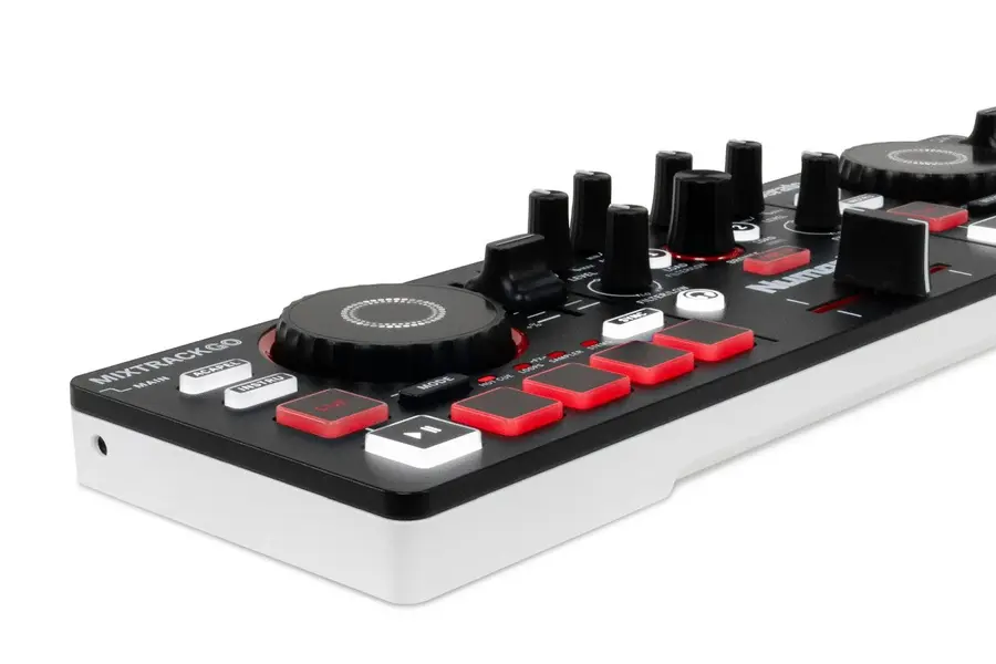 Numark Mixtrack Go - DJ Controller 