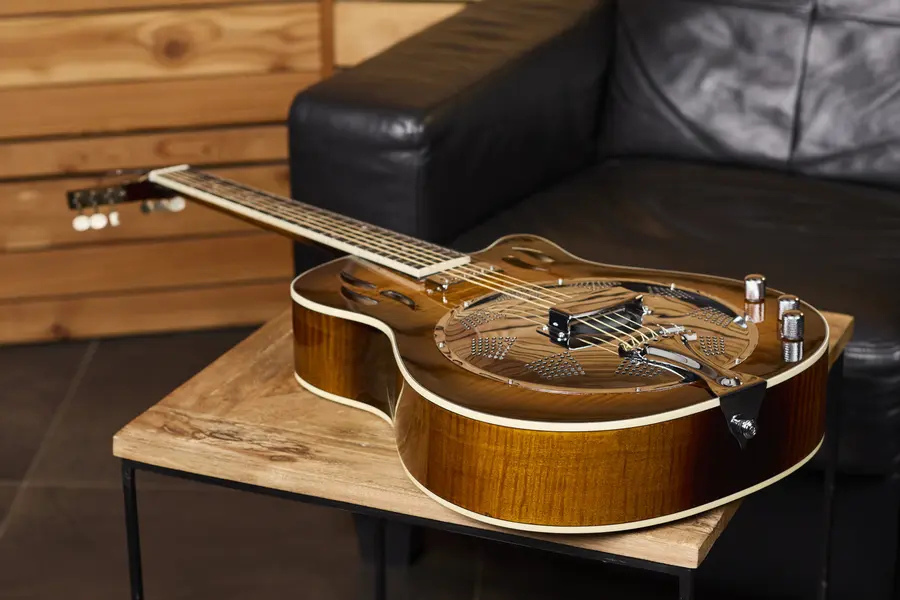 Ortega RRG50CE-SSB Resonatorgitar m/bag Americana Series, Cutaway, Sunset Burst 