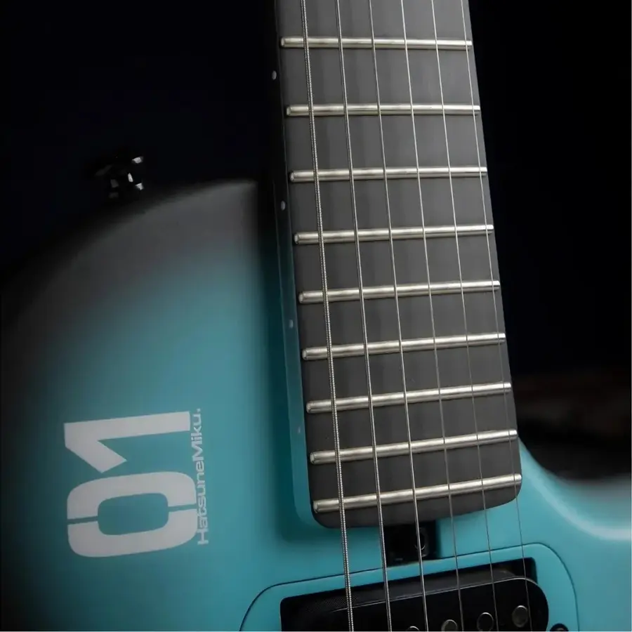 Enya Nova Go Sonic Hatsune Miku el-gitar 