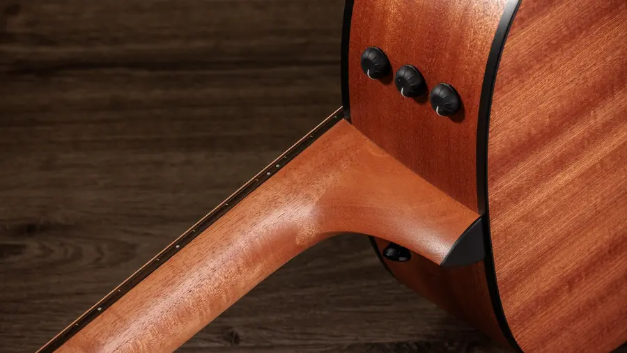 Taylor 117e Special Edition Dark Tobbaco burst - Spruce/Sapele 