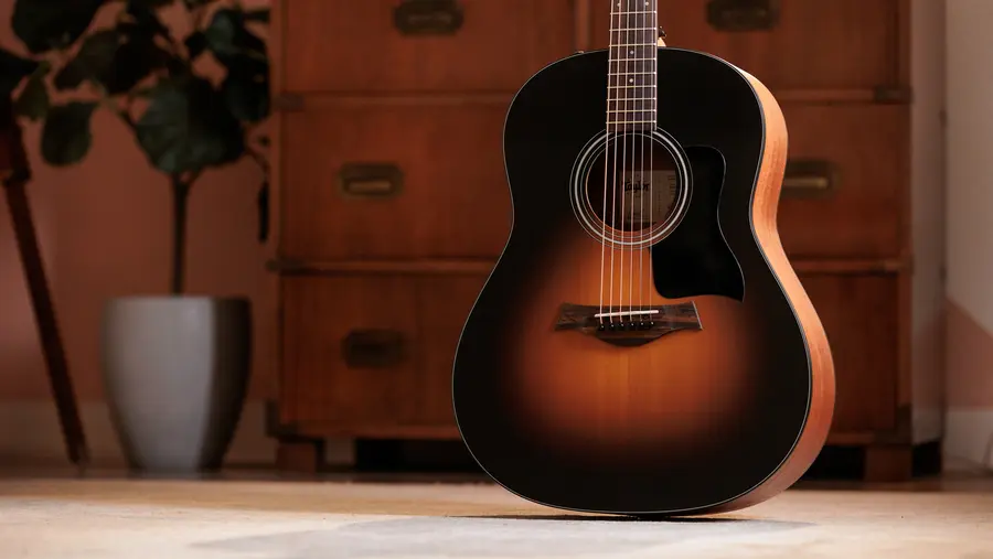 Taylor 117e Special Edition Dark Tobbaco burst - Spruce/Sapele 