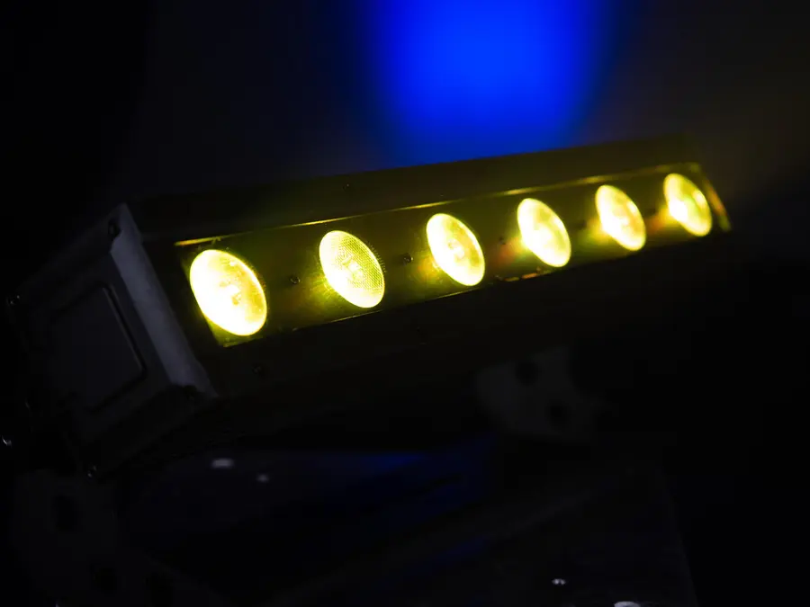 Eurolite Akku IP Bar-6 Entry QCL Weatherproof IP65 6x8W RGBW LED Strip 